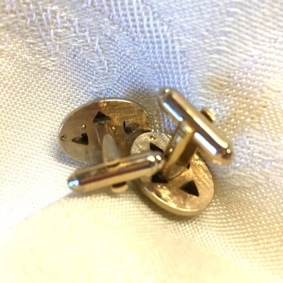 Vintage Goldtone And Red Cabochon Cufflinks Designer Signed - Picture 6 of 7